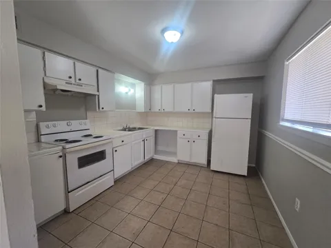 911 Avenue K #9