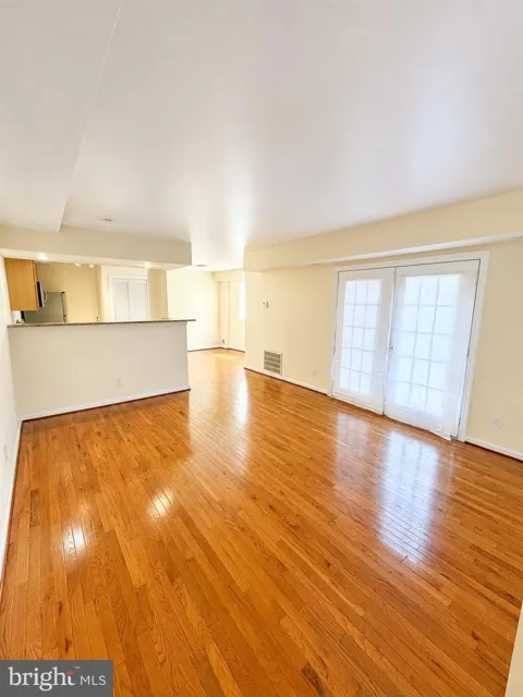 2510 MARKHAM LANE #1