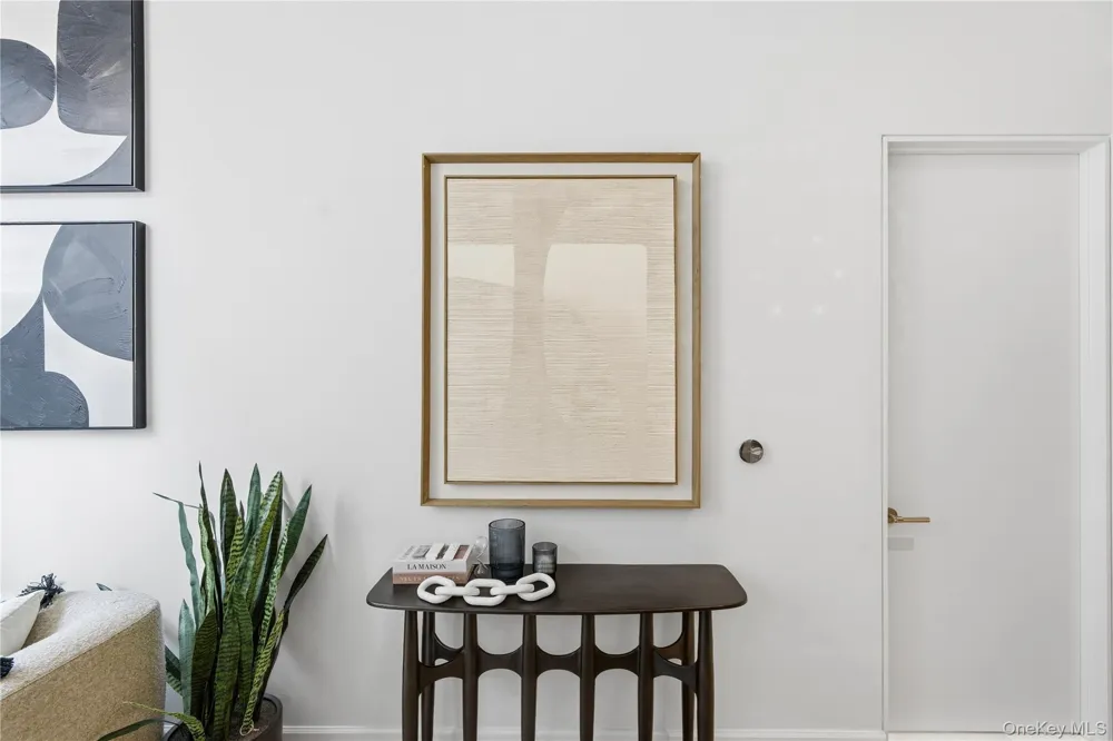 25-08 43rd Avenue #2B Long Island City, NY 11101