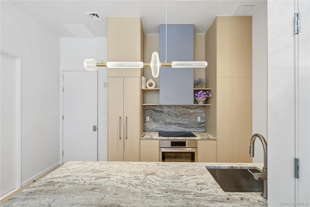 25-08 43rd Avenue #2B Long Island City, NY 11101