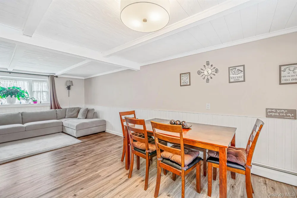 44 Buckskin Lane Selden, NY 11784