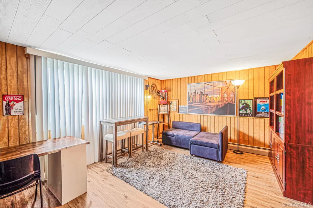 44 Buckskin Lane Selden, NY 11784