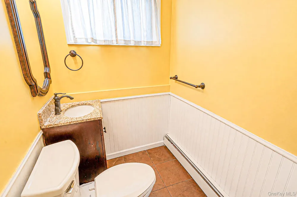 44 Buckskin Lane Selden, NY 11784