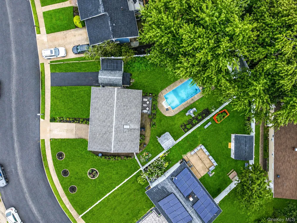 44 Buckskin Lane Selden, NY 11784