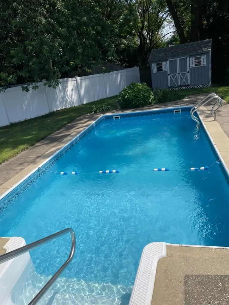 44 Buckskin Lane Selden, NY 11784