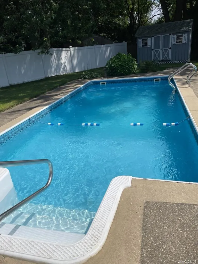 44 Buckskin Lane Selden, NY 11784