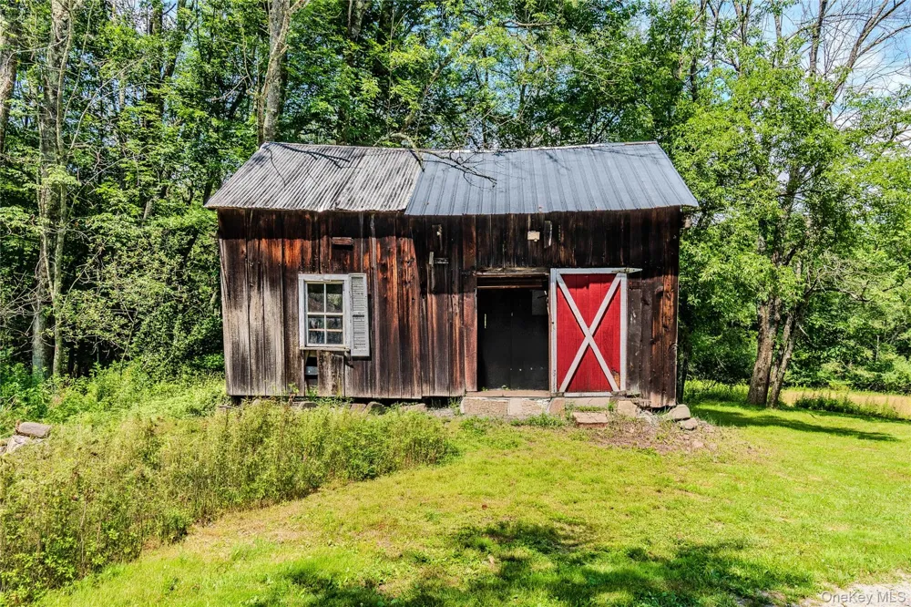 63 Cape Road Youngsville, NY 12791