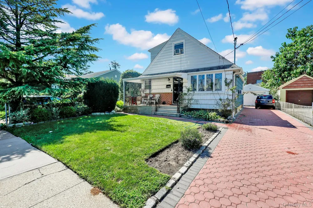 1537 Madison Street Elmont, NY 11003