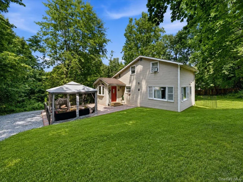 23 Sunrise Trail Monroe, NY 10950