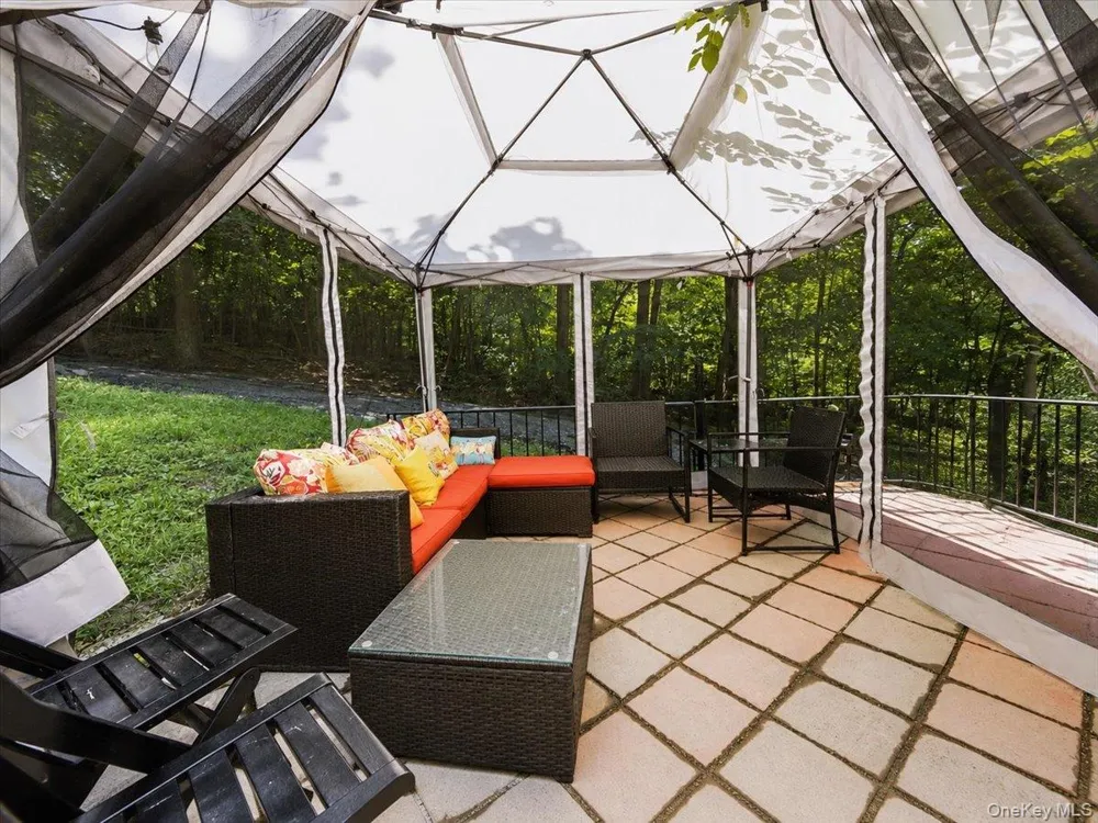 23 Sunrise Trail Monroe, NY 10950