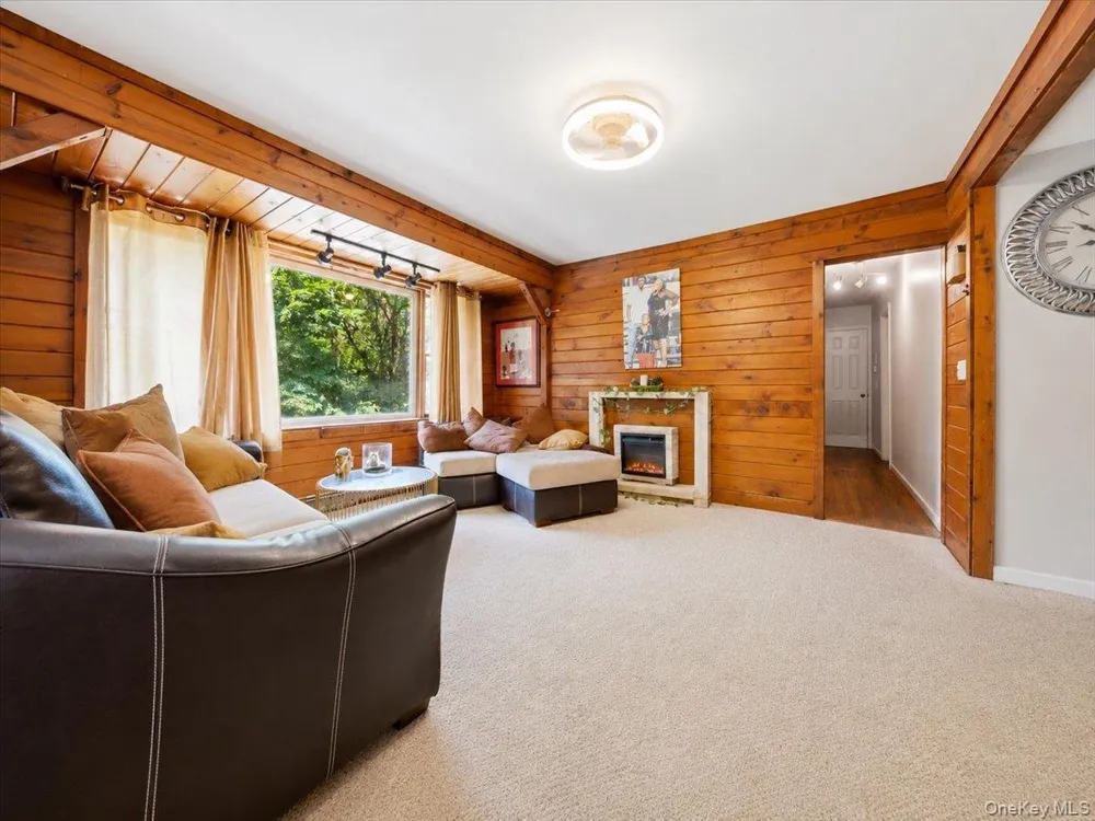 23 Sunrise Trail Monroe, NY 10950