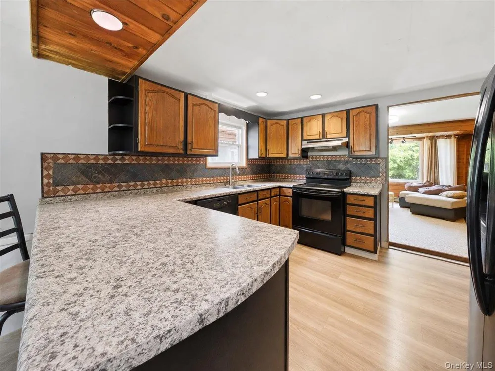 23 Sunrise Trail Monroe, NY 10950