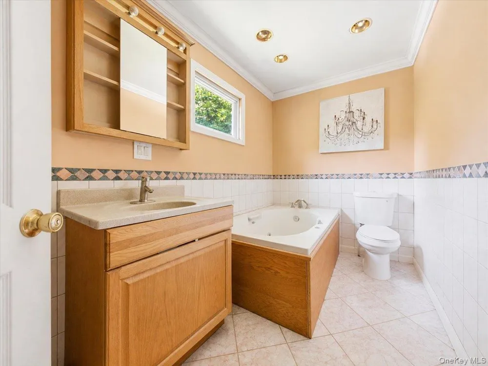 23 Sunrise Trail Monroe, NY 10950