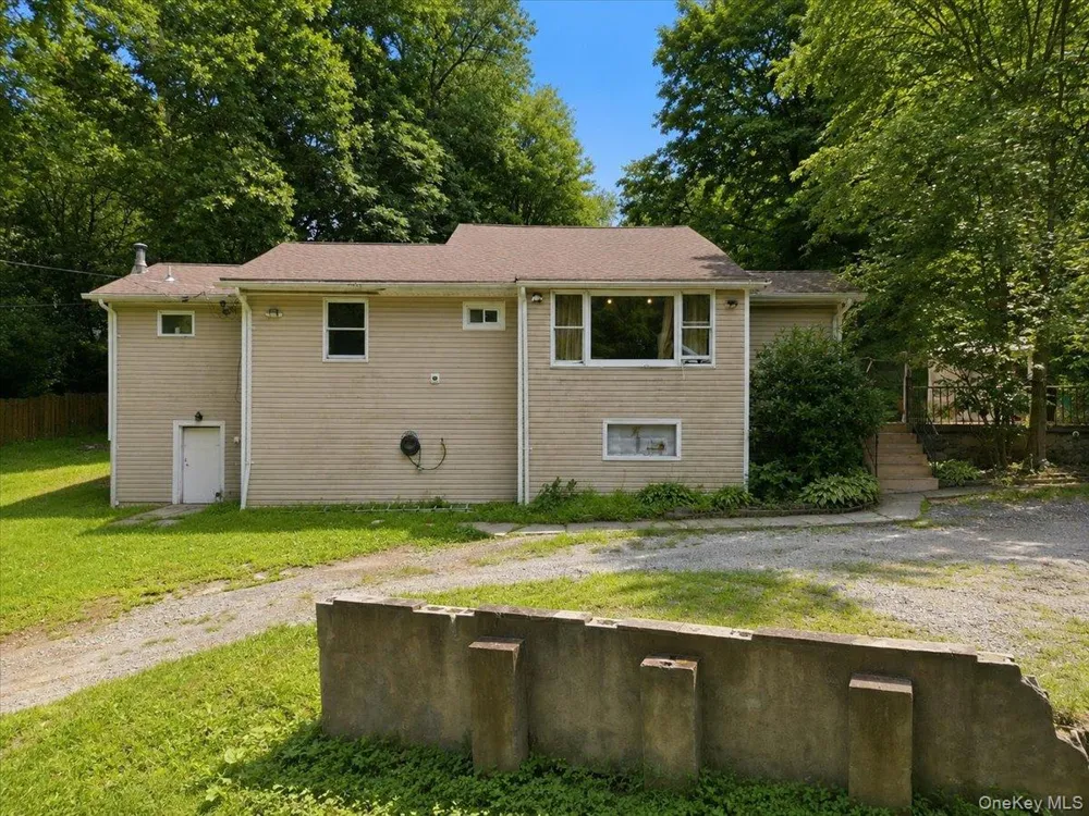23 Sunrise Trail Monroe, NY 10950
