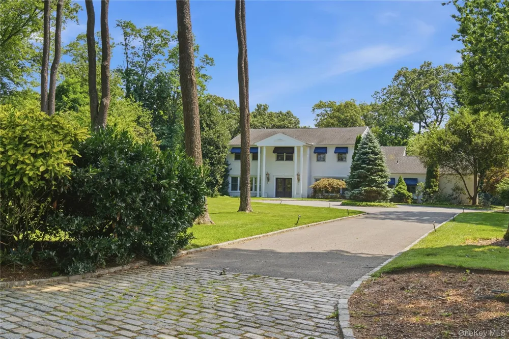 6 Lighthouse Point Lloyd Harbor, NY 11743