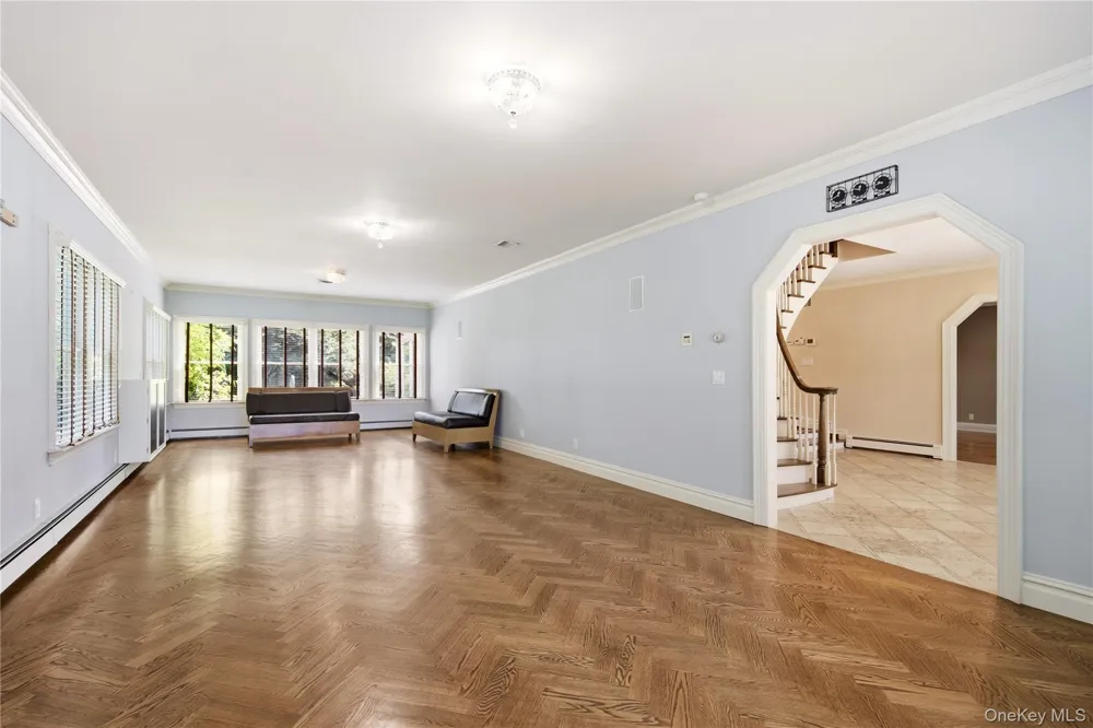 6 Lighthouse Point Lloyd Harbor, NY 11743