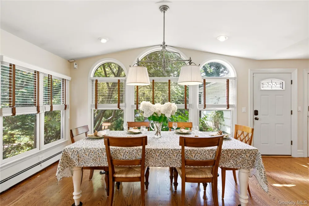 6 Lighthouse Point Lloyd Harbor, NY 11743