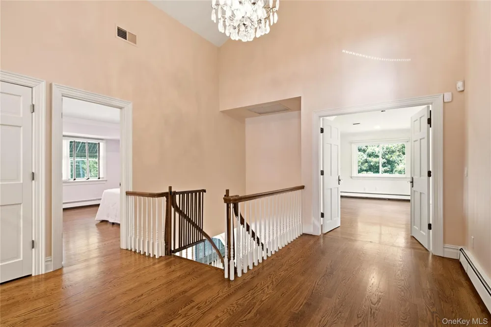 6 Lighthouse Point Lloyd Harbor, NY 11743