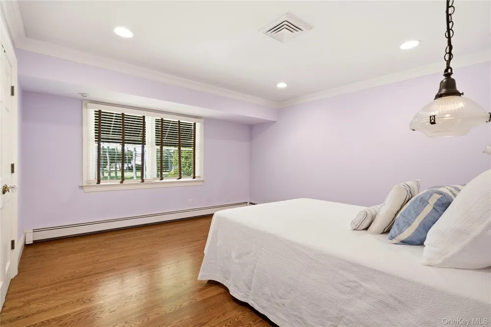 6 Lighthouse Point Lloyd Harbor, NY 11743