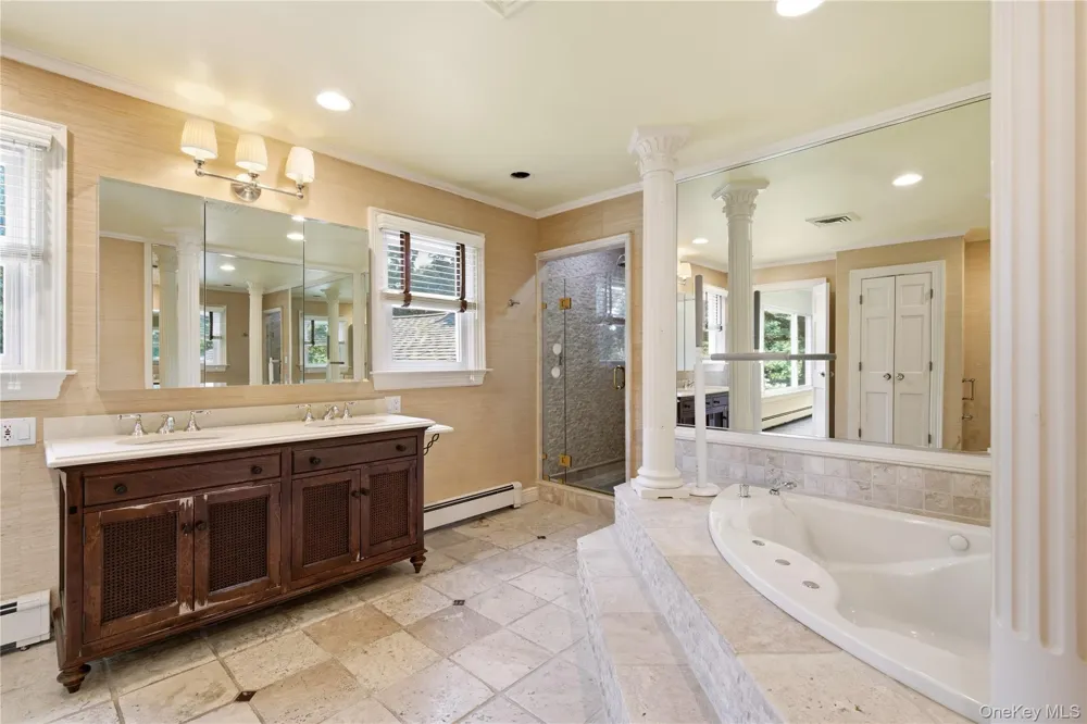 6 Lighthouse Point Lloyd Harbor, NY 11743