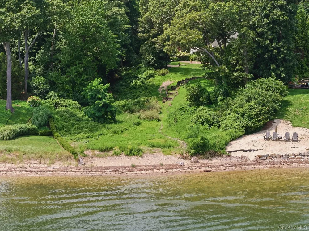 6 Lighthouse Point Lloyd Harbor, NY 11743