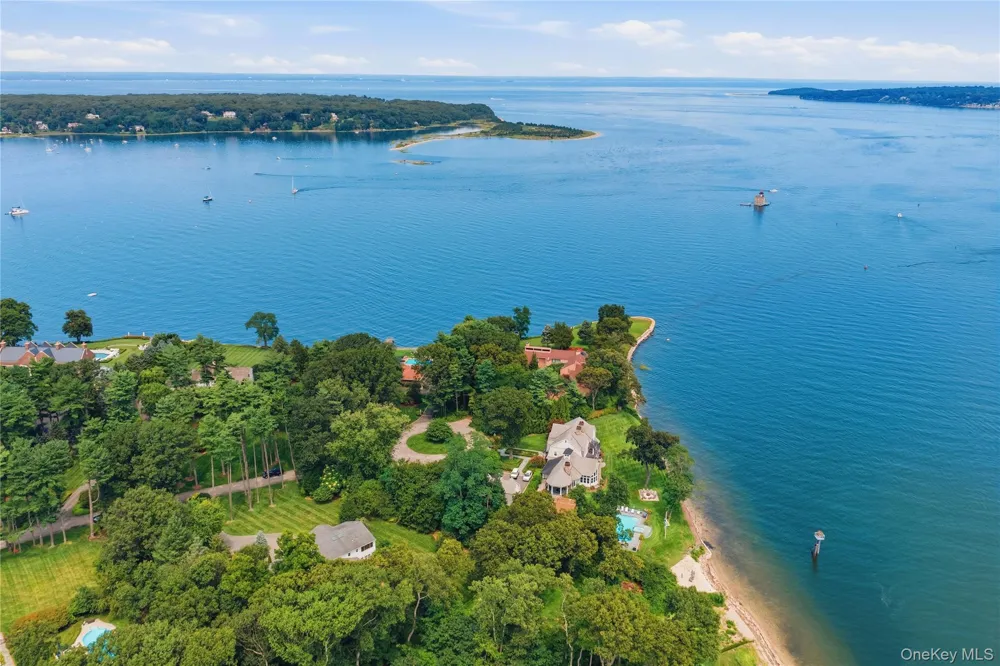 6 Lighthouse Point Lloyd Harbor, NY 11743