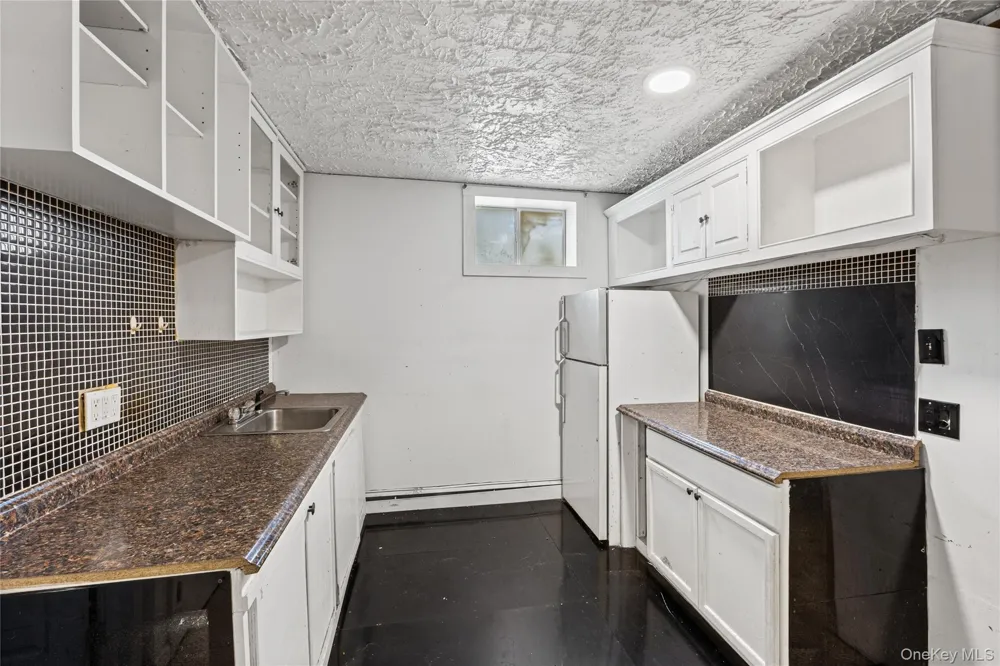 142 Fish Cove Road Southampton, NY 11968