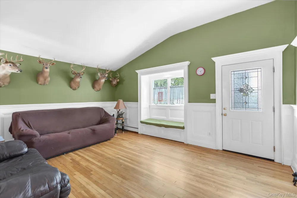 81 Lenore Lane Farmingville, NY 11738