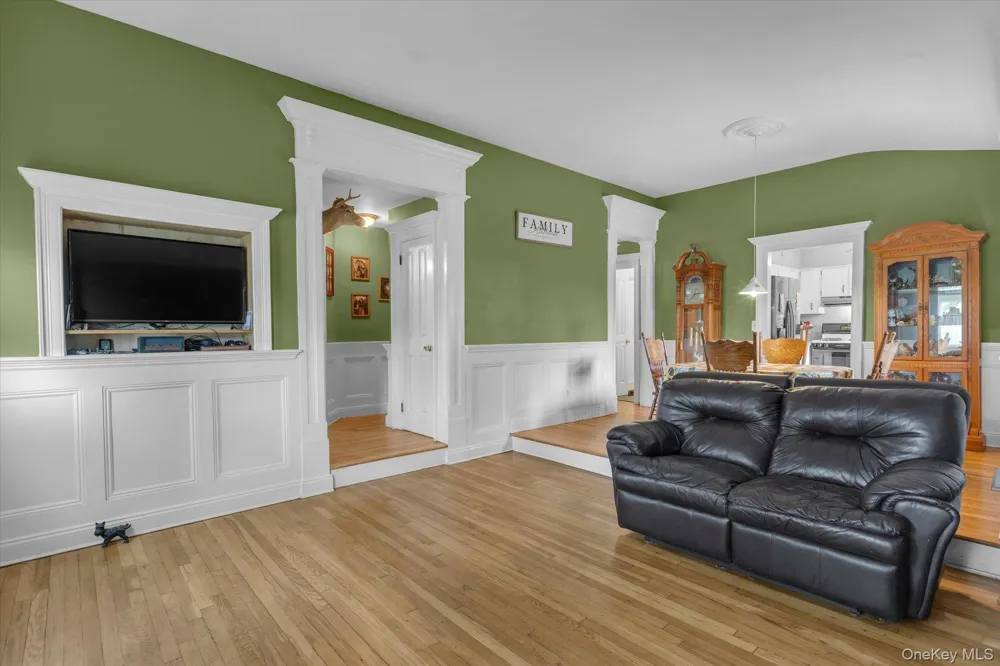 81 Lenore Lane Farmingville, NY 11738