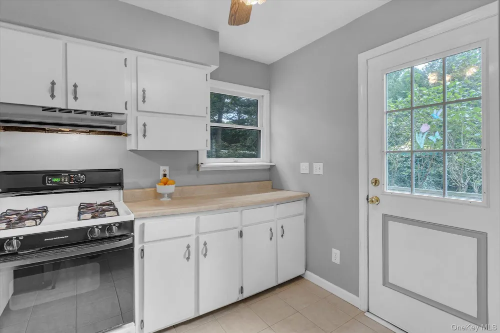 81 Lenore Lane Farmingville, NY 11738