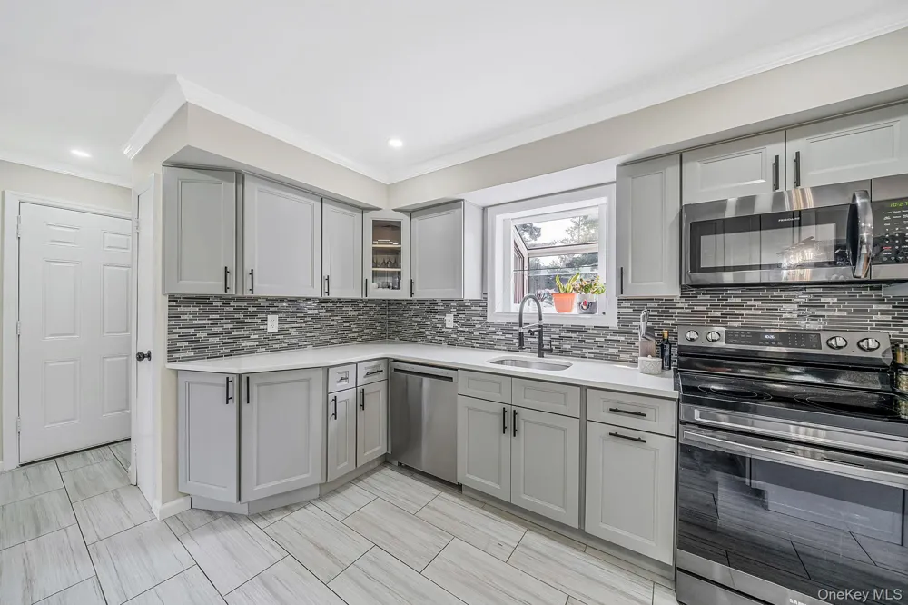 95 Colonial Drive Massapequa, NY 11758
