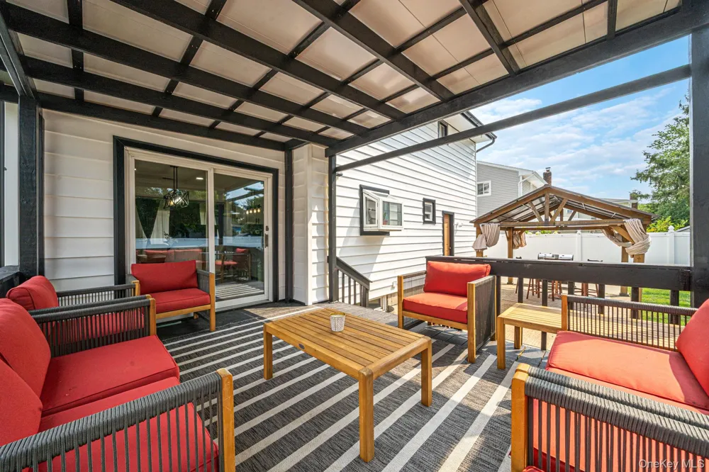 95 Colonial Drive Massapequa, NY 11758