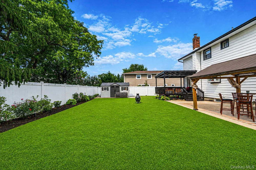 95 Colonial Drive Massapequa, NY 11758