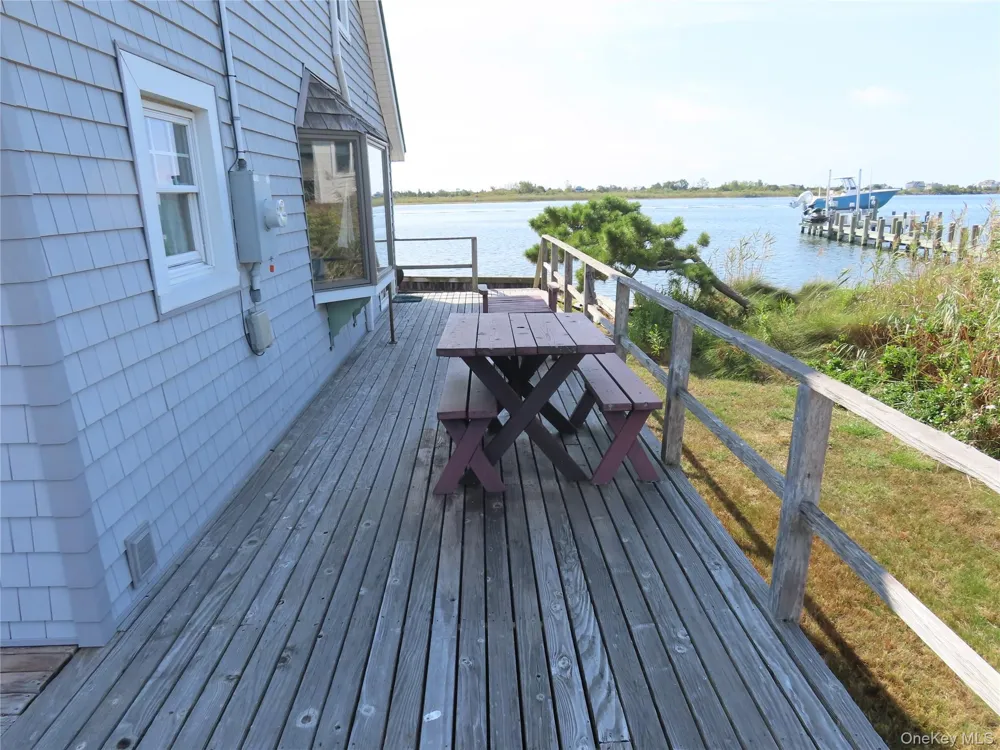 7 Captree Babylon, NY 11702