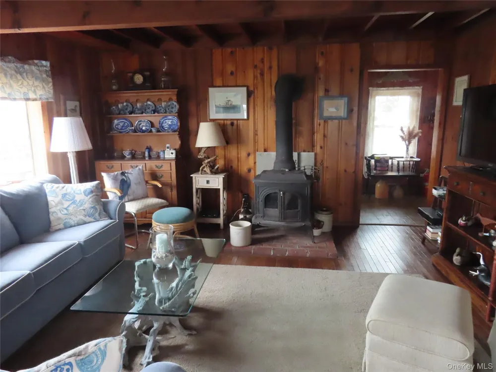 7 Captree Babylon, NY 11702