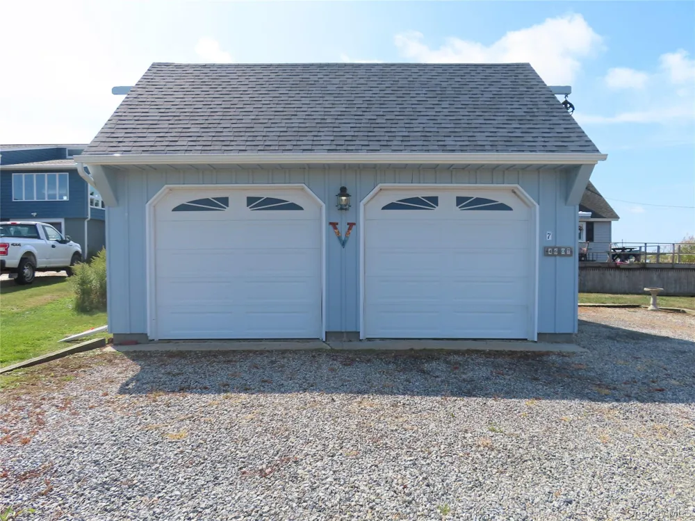 7 Captree Babylon, NY 11702