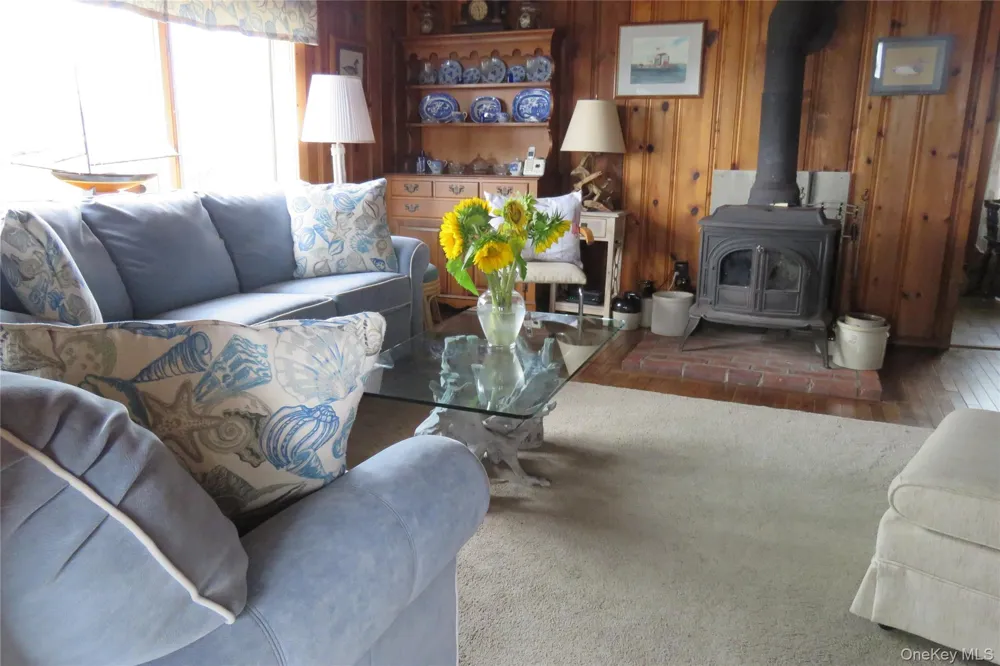 7 Captree Babylon, NY 11702