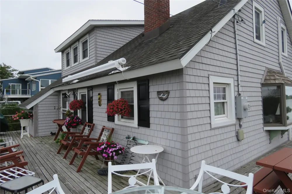 7 Captree Babylon, NY 11702