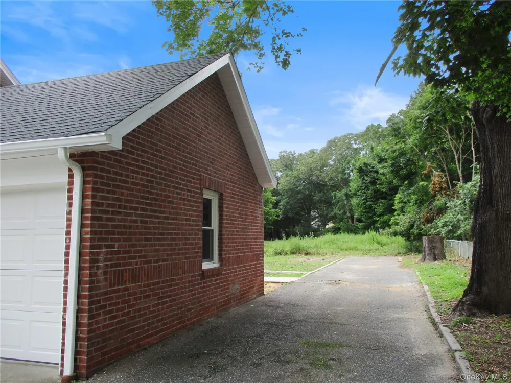 554 Mill Road Coram, NY 11727