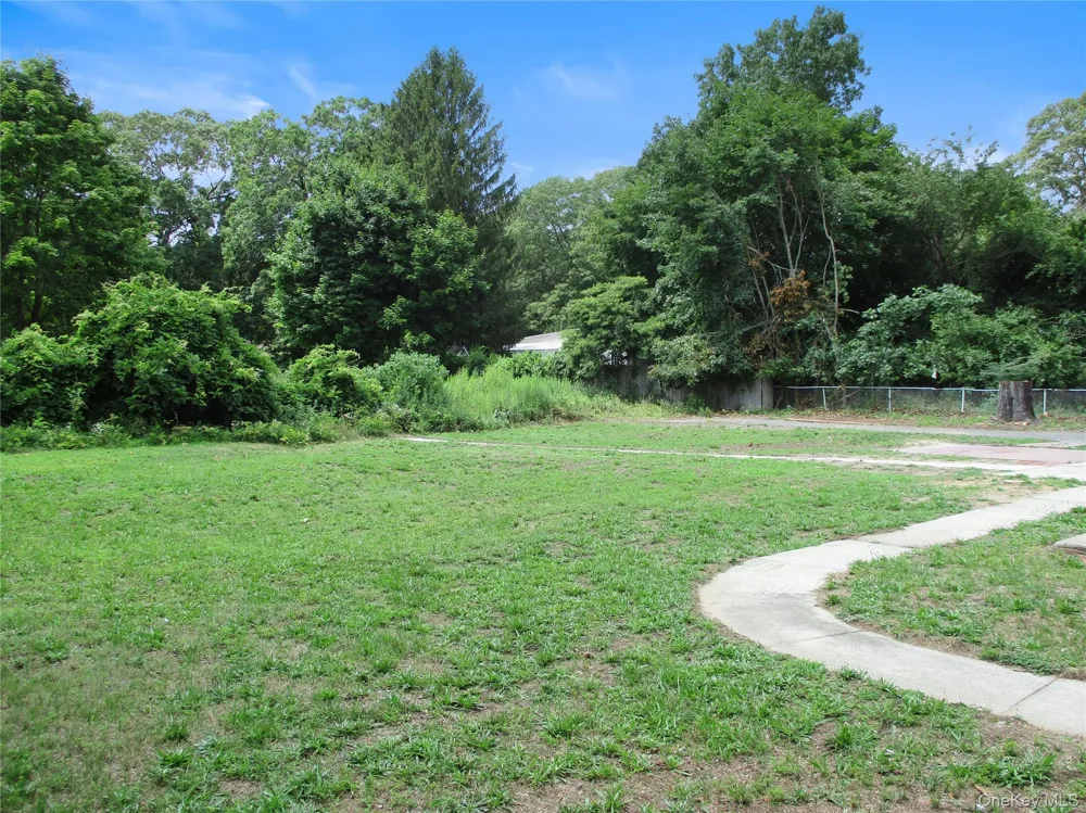 554 Mill Road Coram, NY 11727