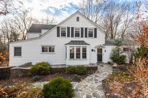25 Roxbury Road