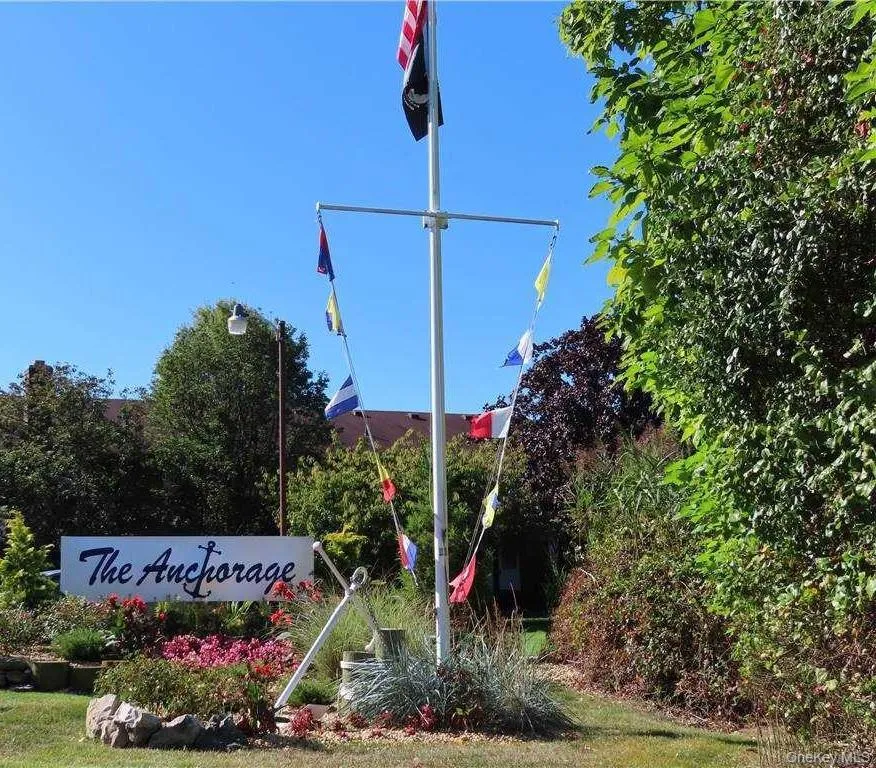 463 Mariners Way Copiague, NY 11726