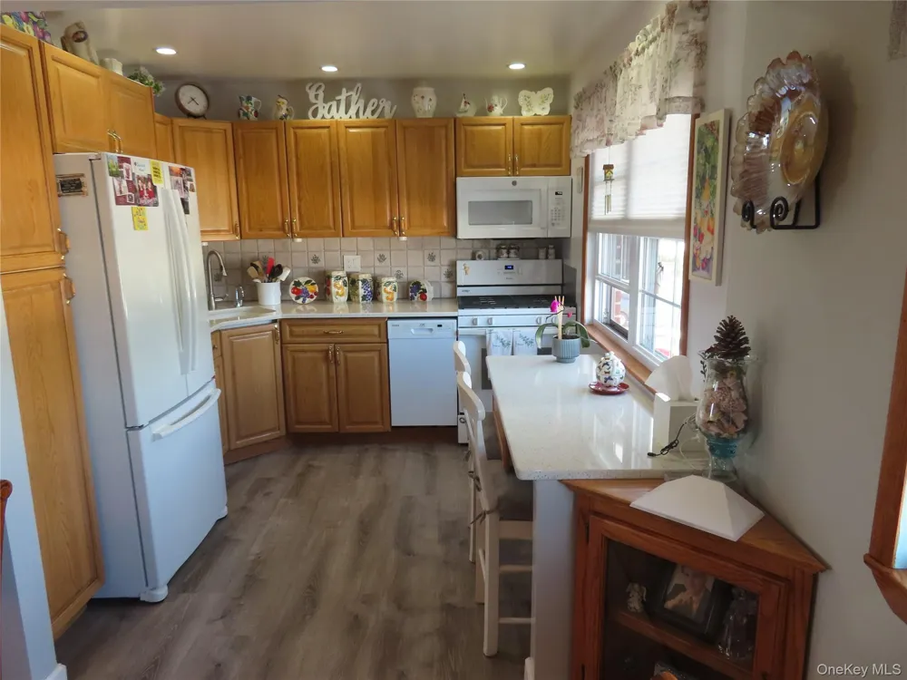 463 Mariners Way Copiague, NY 11726