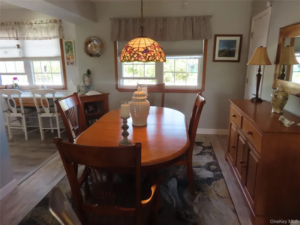 463 Mariners Way Copiague, NY 11726