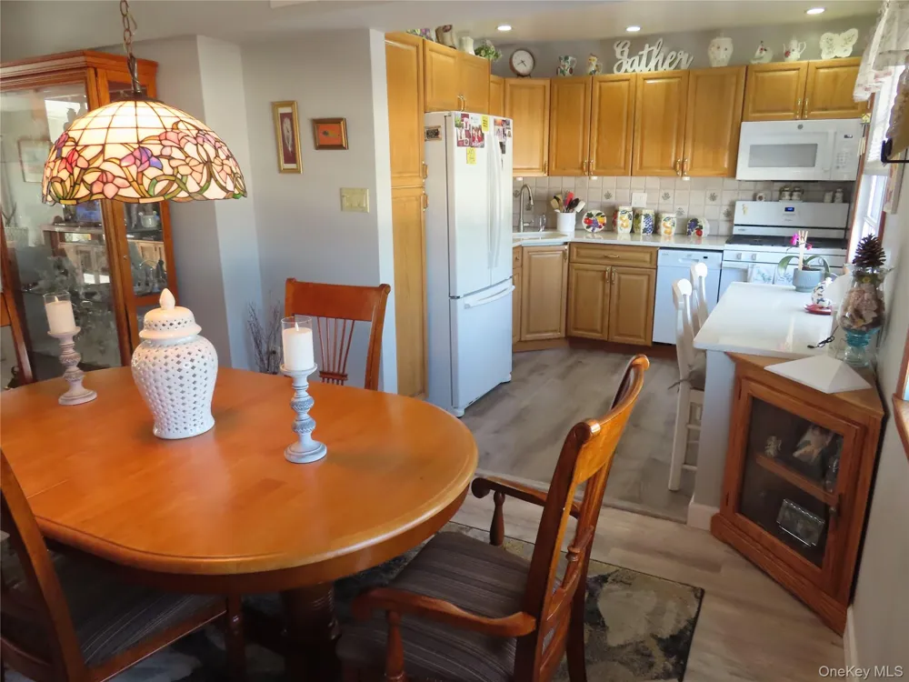 463 Mariners Way Copiague, NY 11726