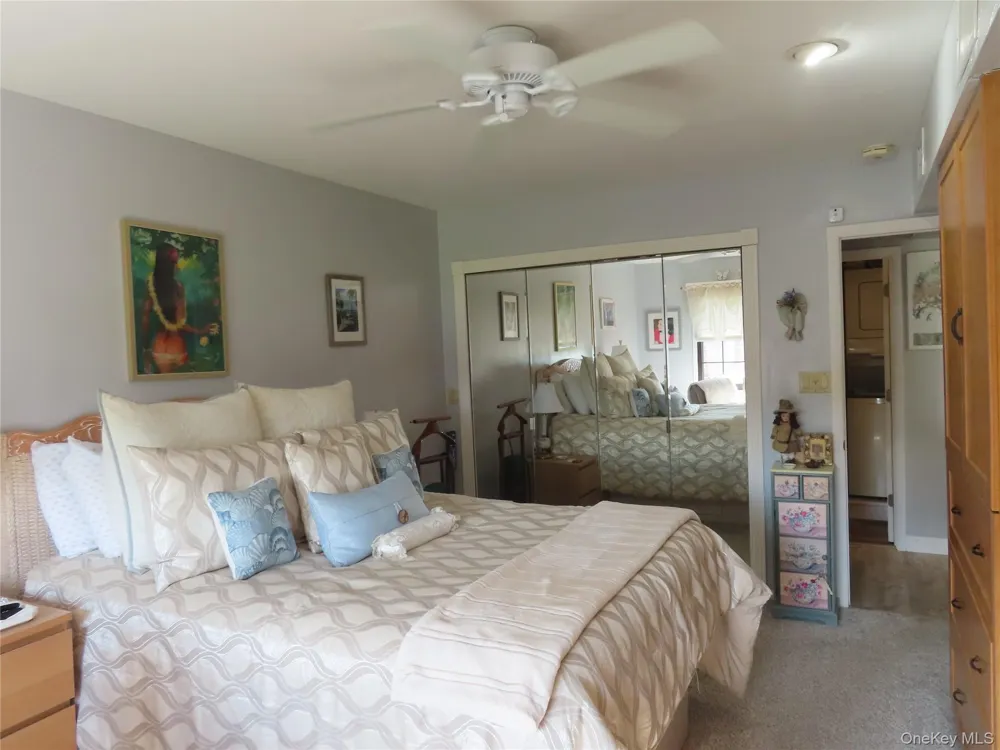 463 Mariners Way Copiague, NY 11726