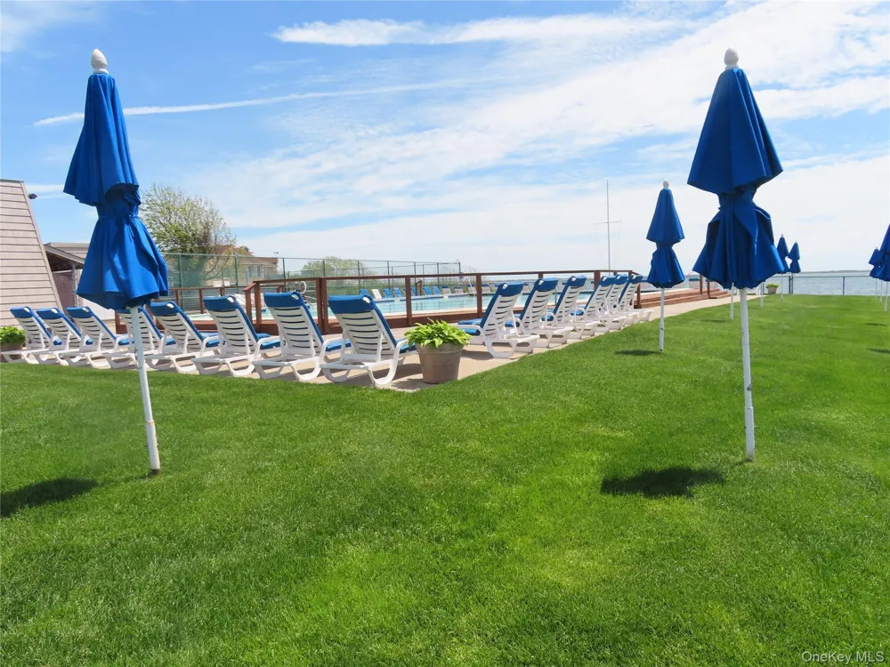 463 Mariners Way Copiague, NY 11726