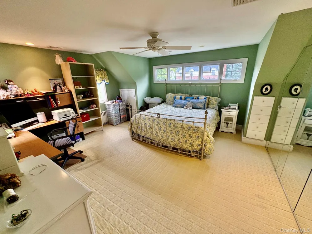 11 Andover Lane Manhasset, NY 11030