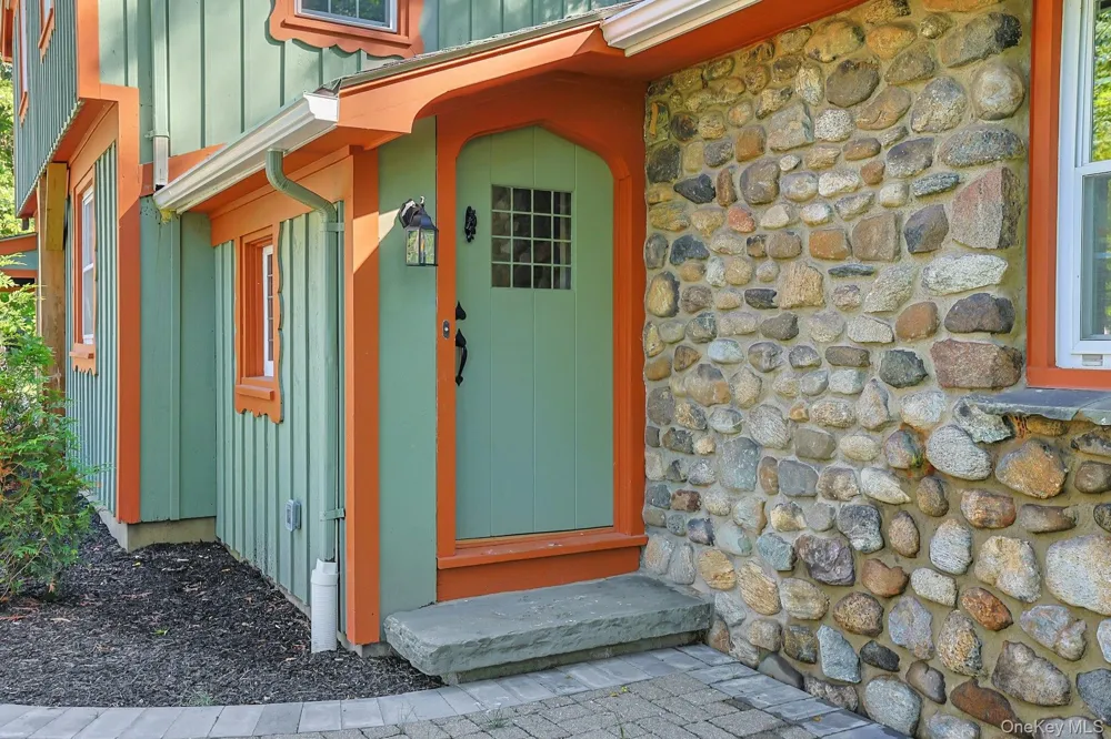 556 Babbling Brook Lane Valley Cottage, NY 10989