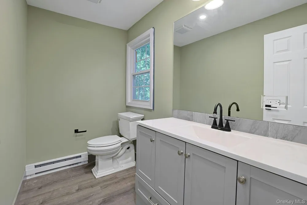 556 Babbling Brook Lane Valley Cottage, NY 10989